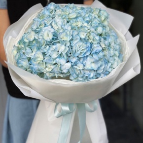 Букет из 5 голубых гортензий в Озерах