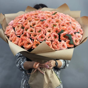 Букет "Персик" из 101 махровой розы Риджентс парк (60 см) в Озерах
