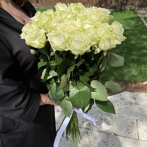 Букет из 21 белой розы (70 см) в Озерах