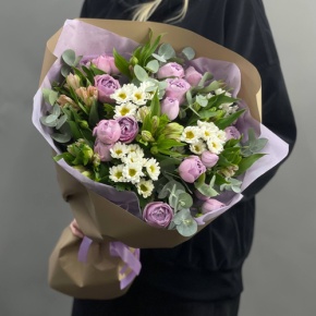 Букет "Парадайз" из кустовых пионовидных роз, альстромерий и хризантем сантини в Озерах