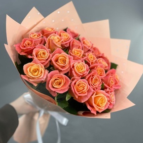 Букет из 25 роз Мисс Пигги (50 см) в Озерах