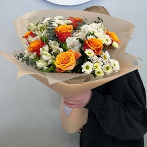 Букет "Апельсин" из роз и хризантем сантини в Озерах