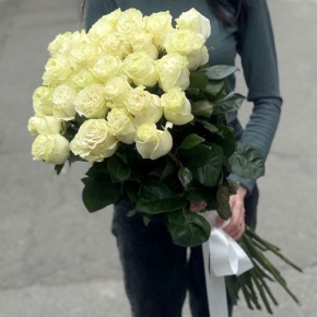 Монобукет из 25 роз Эквадор Мондиаль (80 см) в Озерах