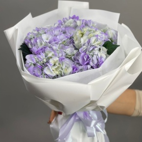 Букет из 5 фиолетовых гортензий в Озерах