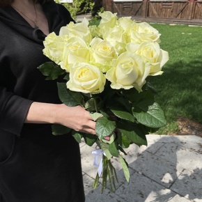 Букет из 11 белых роз (70 см) в Озерах