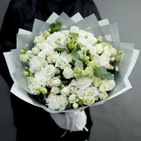 Букет "Маскарпоне" из роз, диантусов, эустом и гиперикума в Озерах