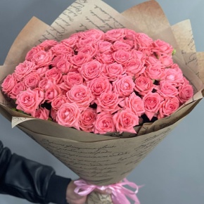 Букет из 15 кустовых коралловых роз (60 см) в Озерах