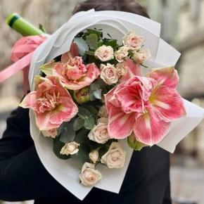 Букет "Анель" из амариллисов и кустовых роз в Озерах