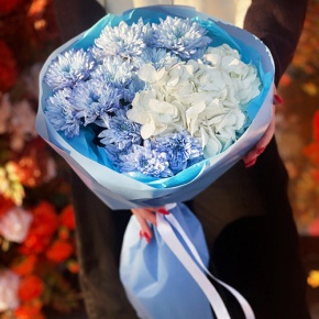 Букет "Бойз" из хризантем и гортензии в Озерах