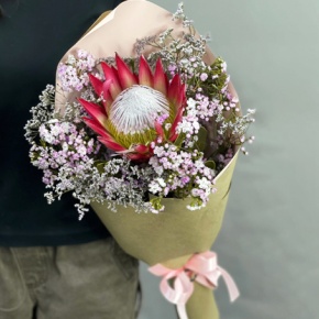 Букет из хамелациума, лимонниума и протеи в Озерах