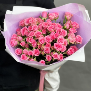 Букет "Рассвет принцессы" из 15 кустовых роз (50 см) в Озерах