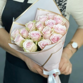 Букет из 15 пудровых роз Кения (40 см) в Озерах