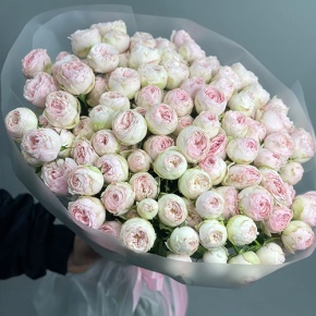 Букет из 25 кустовых пионовидных роз Мэнсфилд парк (50 см) в Озерах