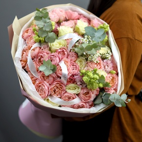 Букет "Миссис" из кустовой розы Джульетта и эустом в Озерах