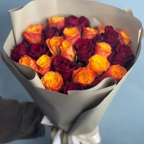 Букет из 25 Кенийских роз микс (40 см) в Озерах