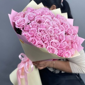 Букет из 51 пастельной розы Аваланж (60 см) в Озерах