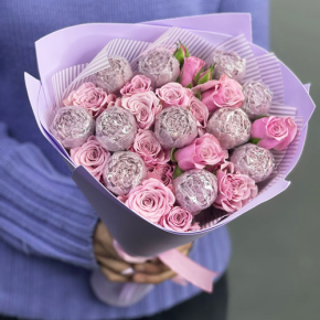 Букет из шоколадных пионов и кустовых роз в Озерах