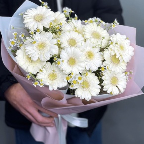 Нежный букет из гербер и ромашек в Озерах