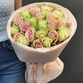 Букет из 21 нежной розы (40 см) в Озерах