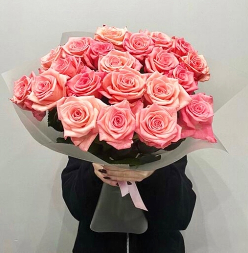 Букет из 21 розовой розы (50 см) в Озерах