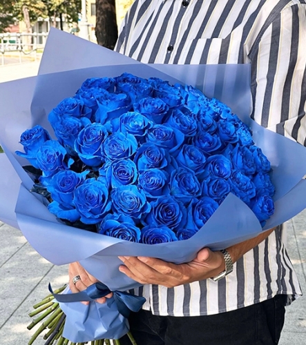 Букет из 51 синей розы Эквадор (60 см) в Озерах