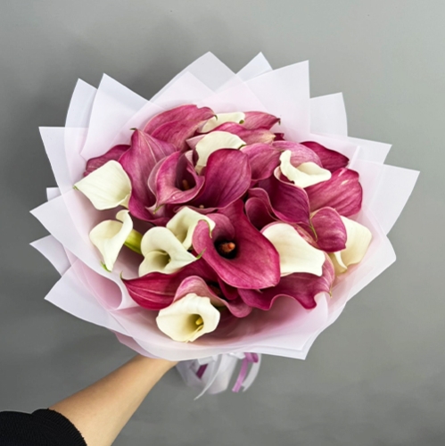 Букет из 25 нежных калл в Озерах