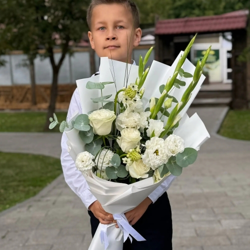 Букет на 1 сентября с гладиолусами, розами, эустомой и орнитогалумом в Озерах