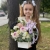 Композиция с георгинами на 1 сентября в белом ящике в Озерах Композиция с георгинами на 1 сентября в белом ящике в Озерах